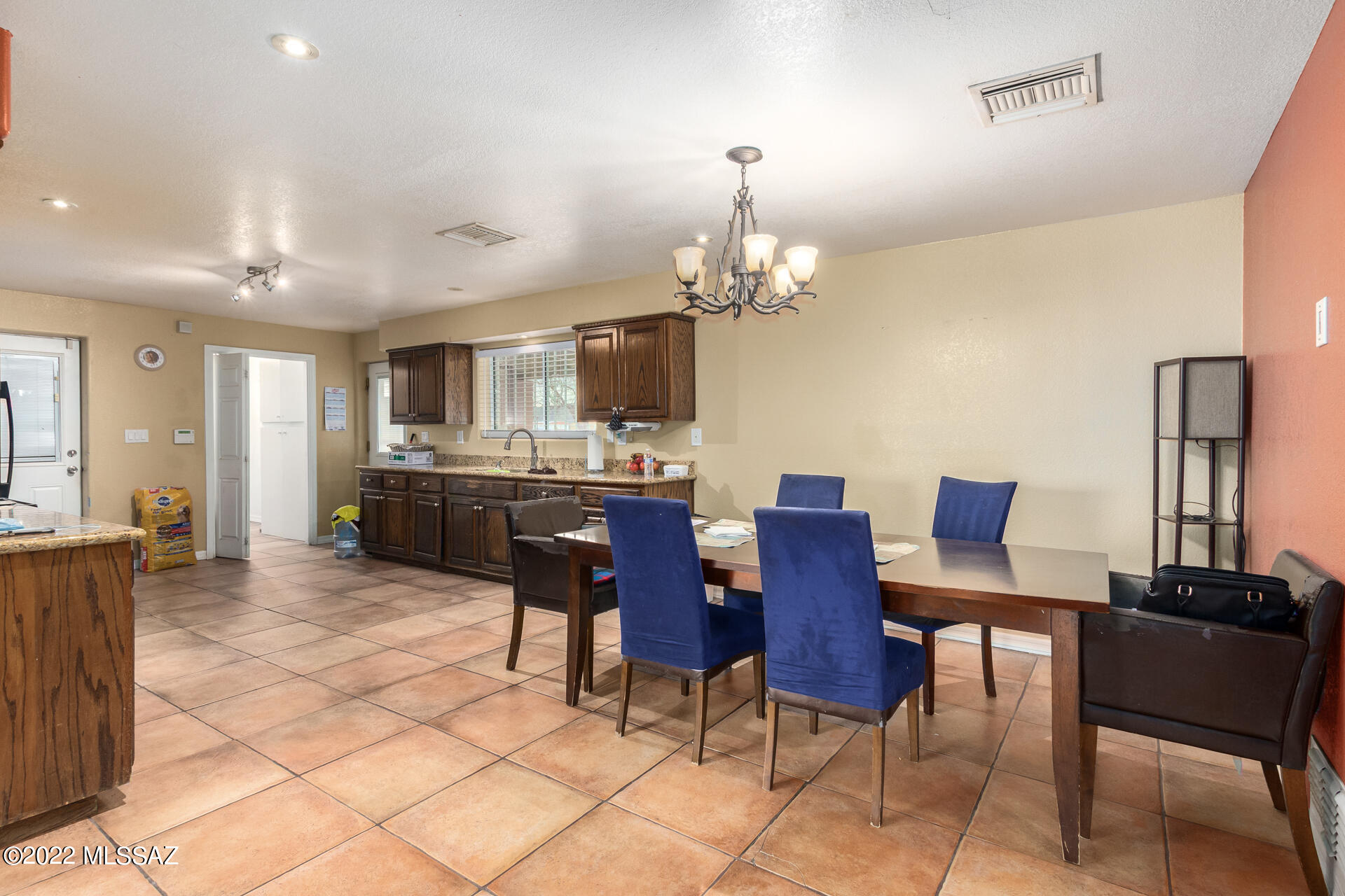 4435 West Elvado Road Tucson, AZ 85746 - Photo 5 of 41 Gallery Image 5