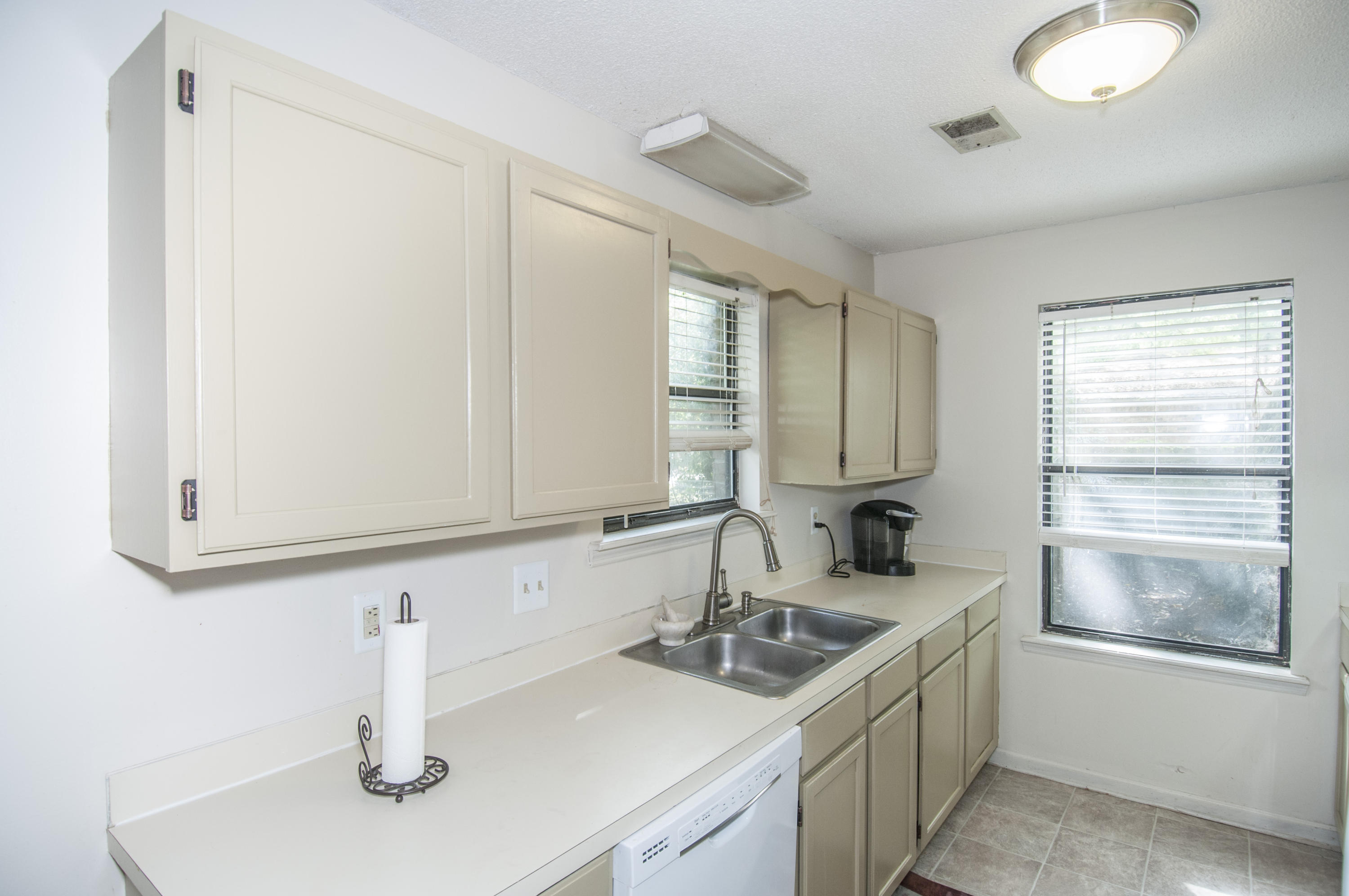 1758 Dogwood Road Charleston, SC 29414 - Photo 13 of 22 Kitchen1