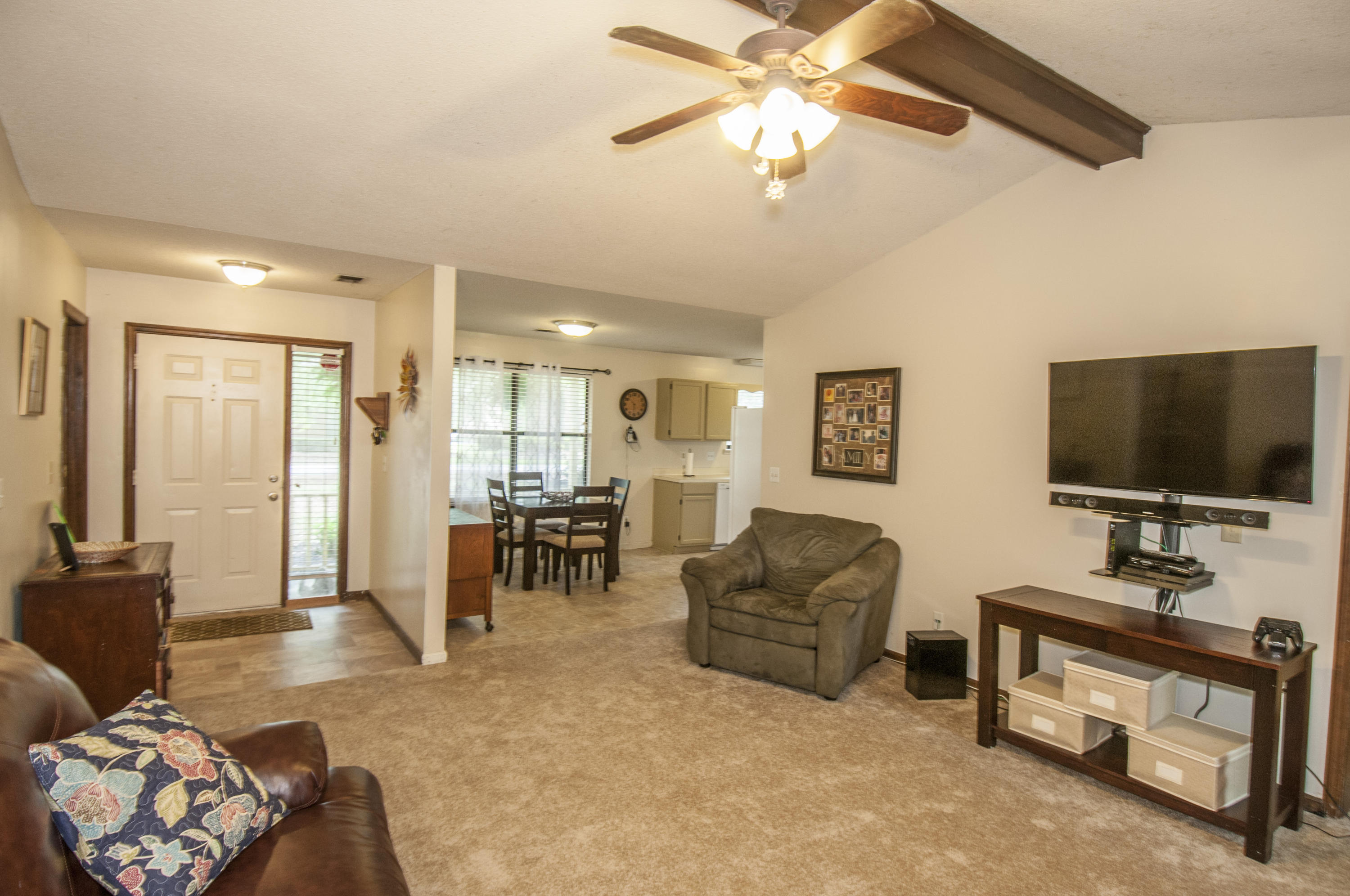 1758 Dogwood Road Charleston, SC 29414 - Photo 4 of 22 Family Room