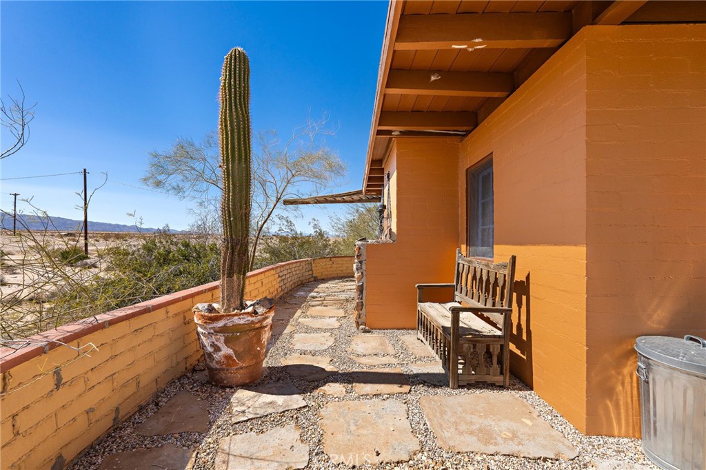 5148 Godwin Road Twentynine Palms, CA 92277 - Photo 31 of 39 a view of a balcony with chairs