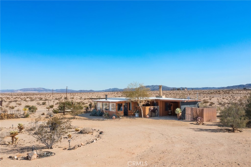 5148 Godwin Road Twentynine Palms, CA 92277 - Photo 36 of 39 a view of houses with a road