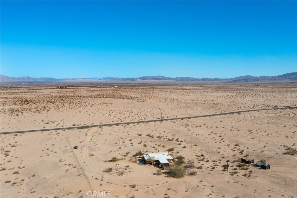 5148 Godwin Road Twentynine Palms, CA 92277 - Photo 39 of 39 a view of beach and mountain