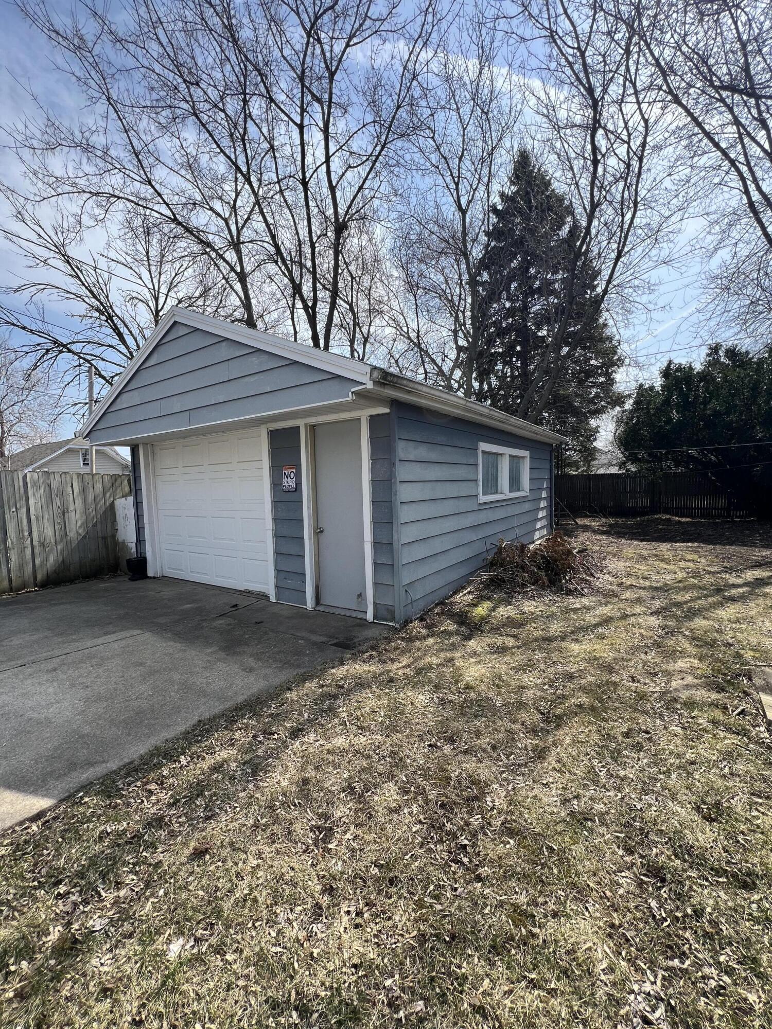 1417 Melvin Avenue Racine, WI 53402 - Photo 10 of 10 Garage