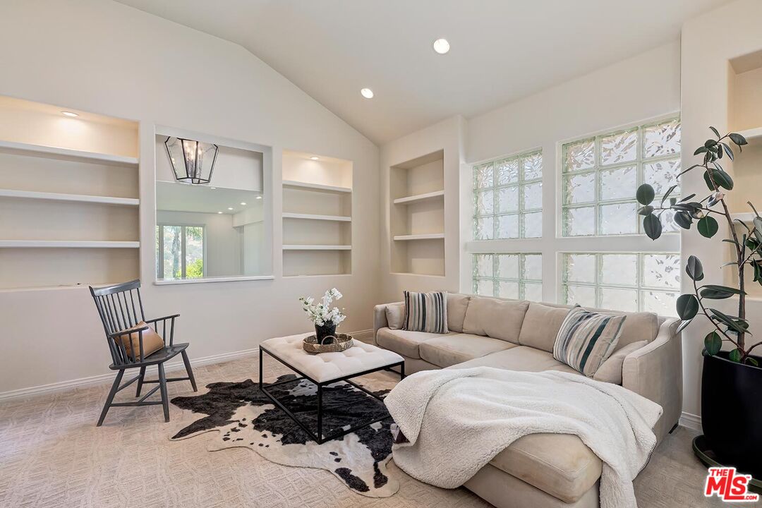 12683 Promontory Road Los Angeles, CA 90049 - Photo 20 of 38