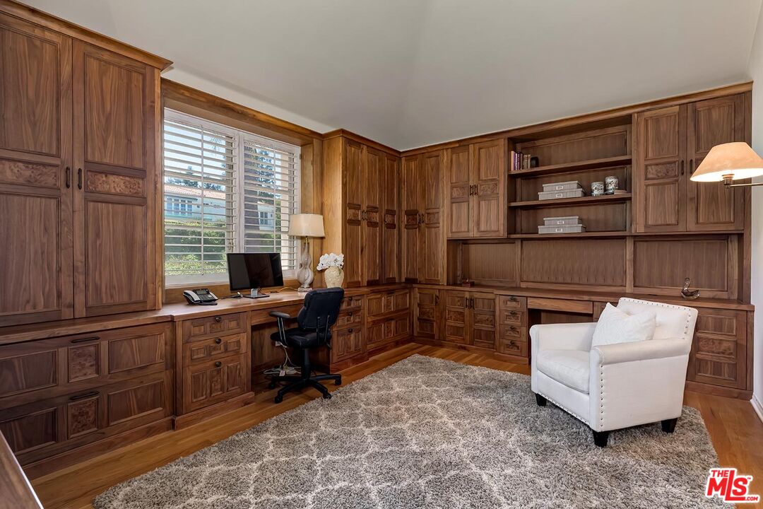 12683 Promontory Road Los Angeles, CA 90049 - Photo 29 of 38