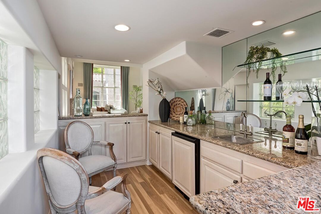 12683 Promontory Road Los Angeles, CA 90049 - Photo 6 of 38