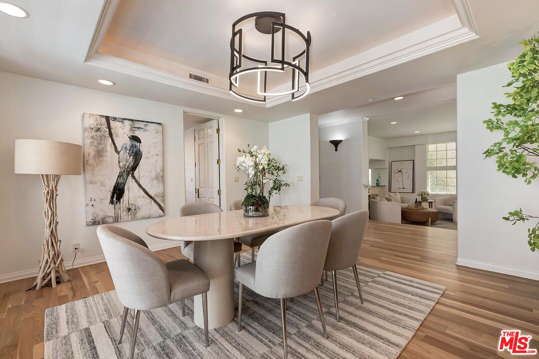 12683 Promontory Road Los Angeles, CA 90049 - Photo 7 of 38