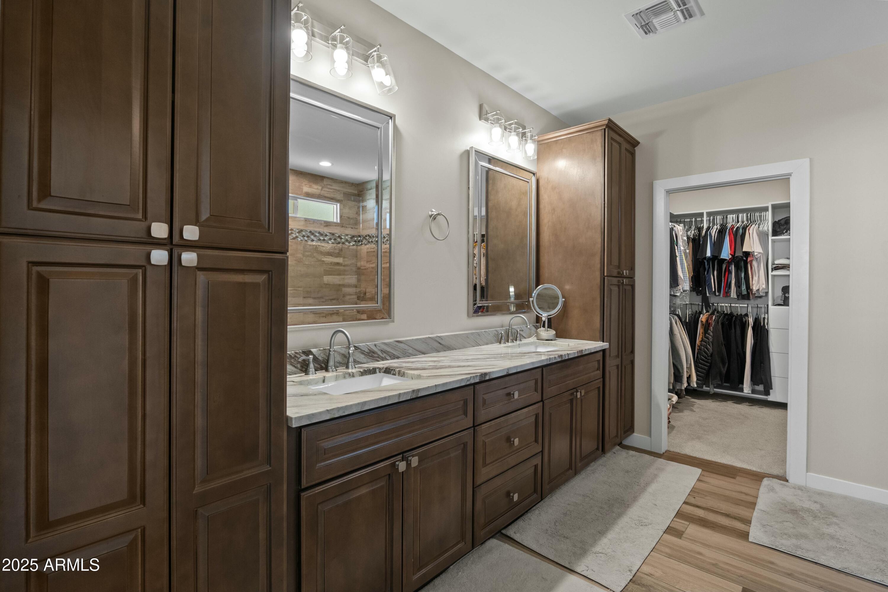 3102 East Roma Avenue Phoenix, AZ 85016 - Photo 18 of 40 Large Primary Bathroom