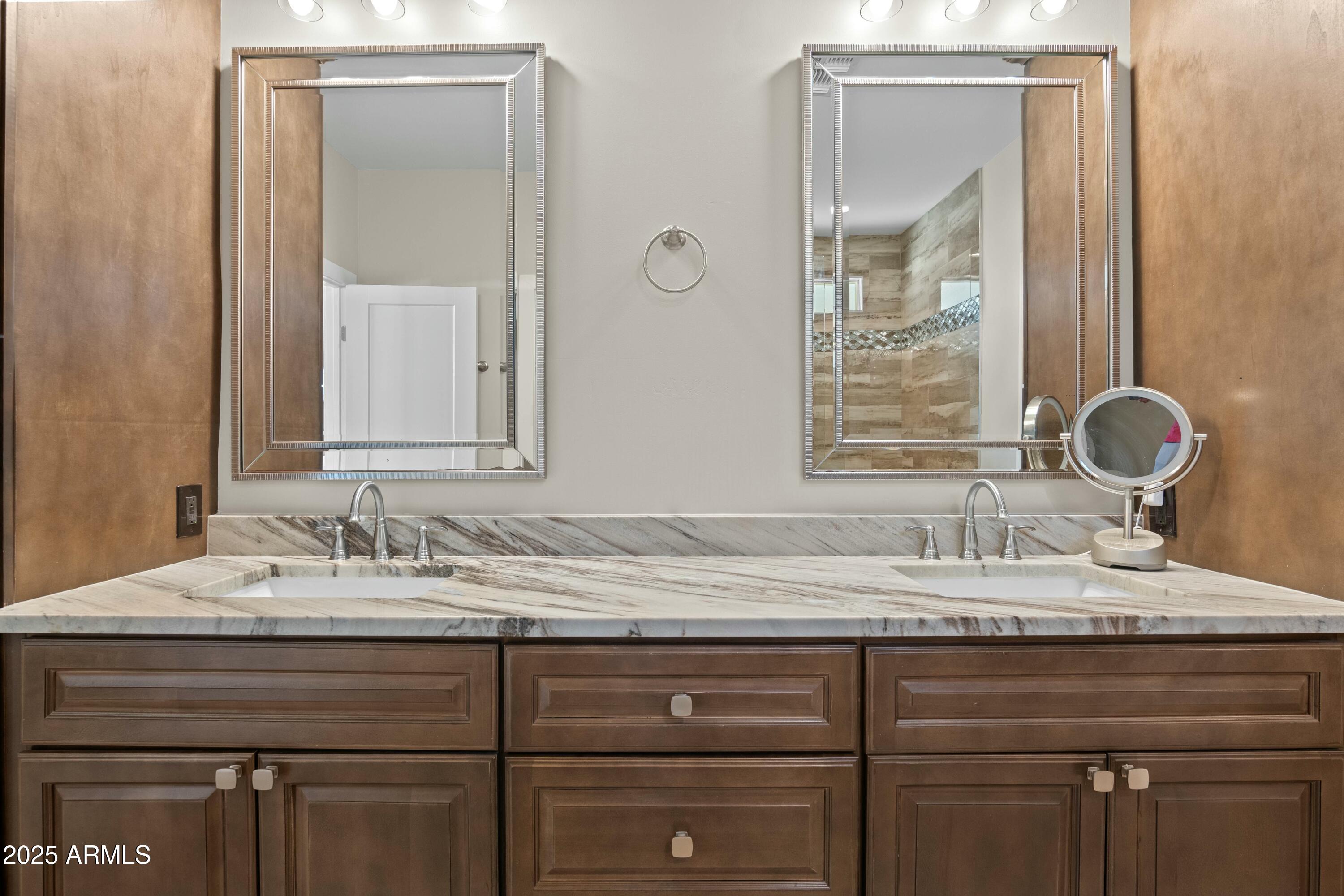3102 East Roma Avenue Phoenix, AZ 85016 - Photo 19 of 40 Dual Sink in Primary