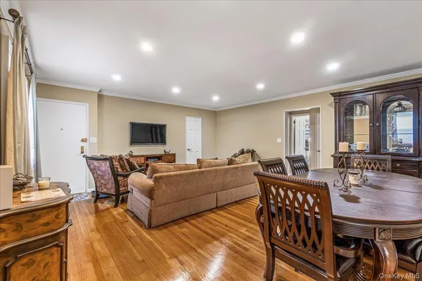 $400,000 | 15-49 160th Street, Unit 6145 | Clearview