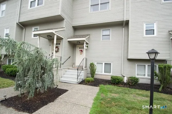 $269,900 | 40 Cornerstone Court, Unit 31, Southington, CT 06479