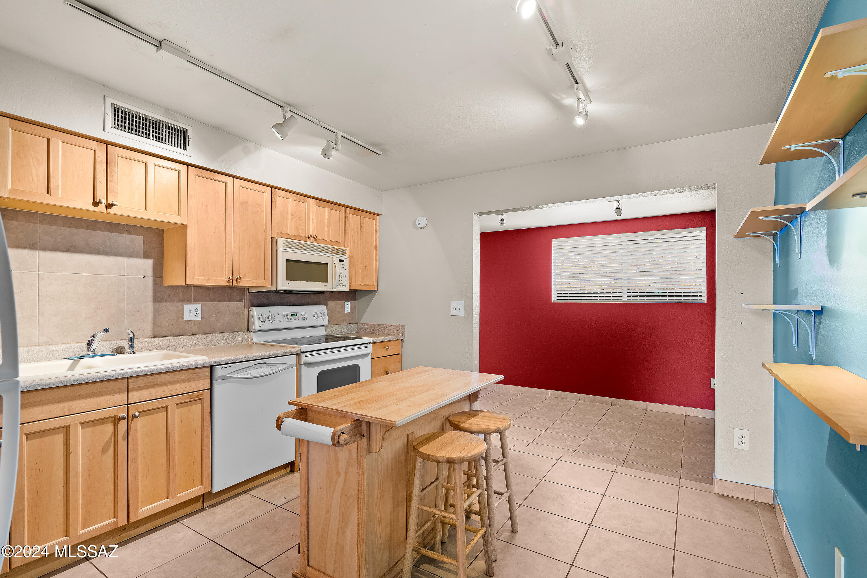 11 East Pastime Road Tucson, AZ 85705 - Photo 1 of 25