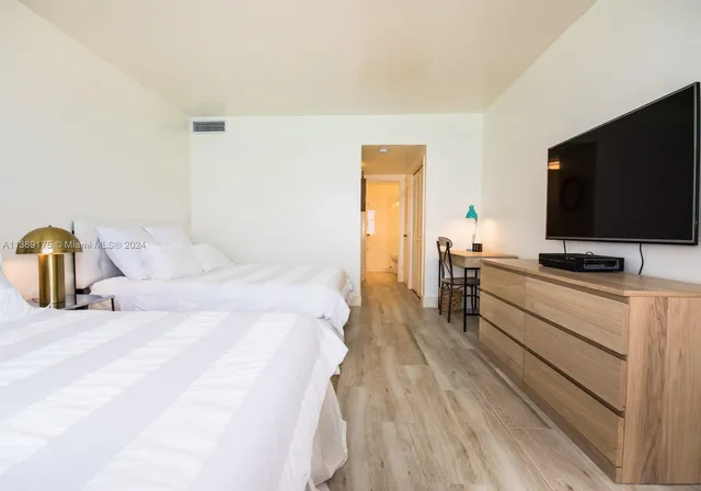 $5,000 | 5601 Collins Avenue, Unit 1204, Miami Beach, FL 33140