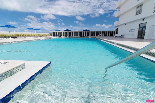 $5,000 | 5601 Collins Avenue, Unit 1204, Miami Beach, FL 33140