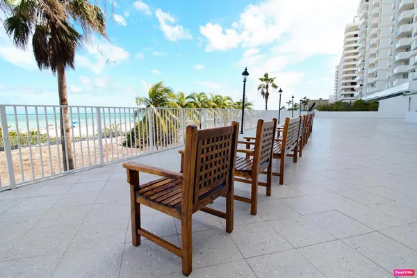 $5,000 | 5601 Collins Avenue, Unit 1204, Miami Beach, FL 33140