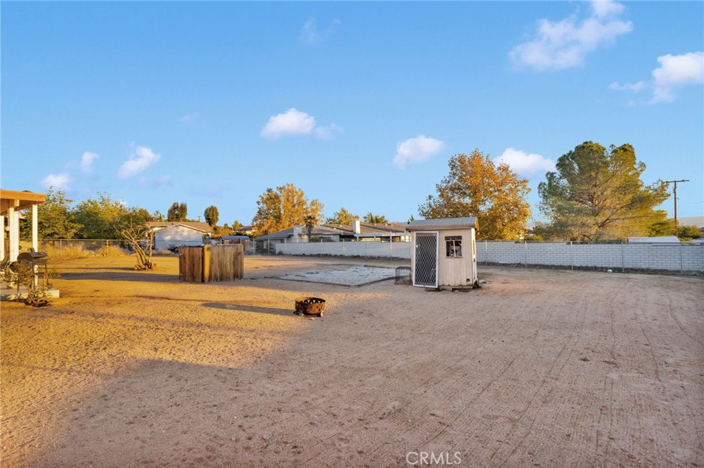 13167 Olathe Road Apple Valley, CA 92308 - Photo 34 of 40 a view of a city