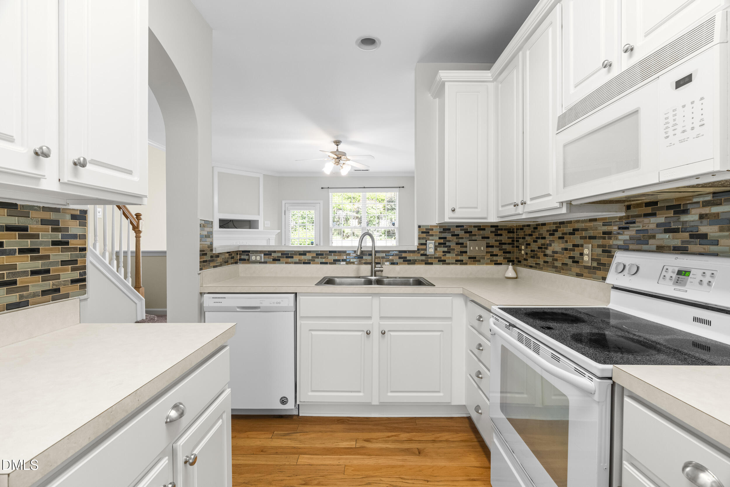 8246 City Loft Court Raleigh, NC 27613 - Photo 16 of 33 Kitchen