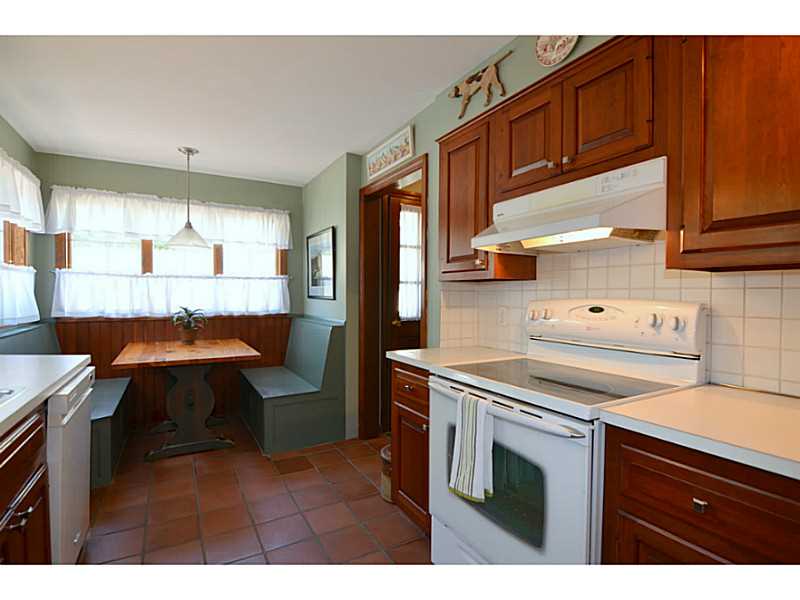 138 Edgehill Road Warwick, RI 02889 - Photo 11 of 25 Kitchen.