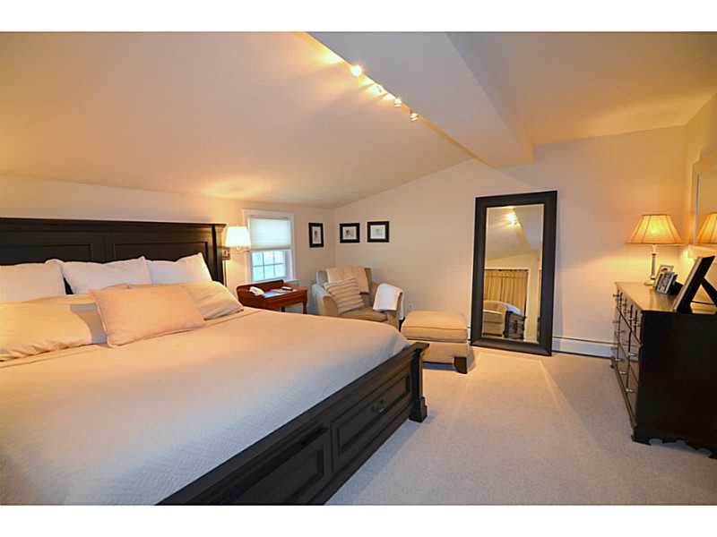 138 Edgehill Road Warwick, RI 02889 - Photo 13 of 25 Master Bedroom.