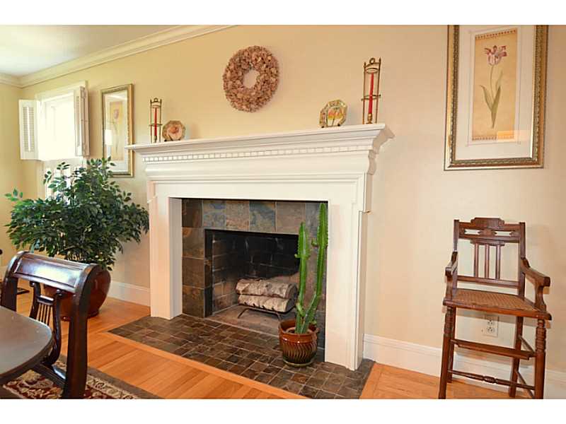 138 Edgehill Road Warwick, RI 02889 - Photo 7 of 25 Dining Room.