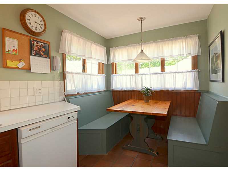 138 Edgehill Road Warwick, RI 02889 - Photo 10 of 25 Kitchen.