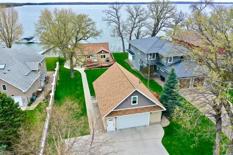$885,000 | 223 Lake Avenue South, Spicer, MN 56288