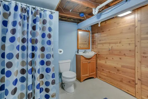 $885,000 | 223 Lake Avenue South, Spicer, MN 56288