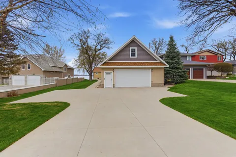 $885,000 | 223 Lake Avenue South, Spicer, MN 56288