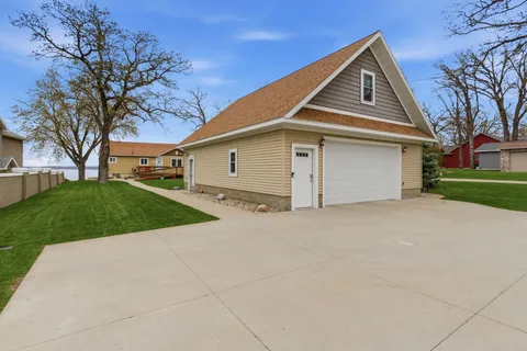 $885,000 | 223 Lake Avenue South, Spicer, MN 56288