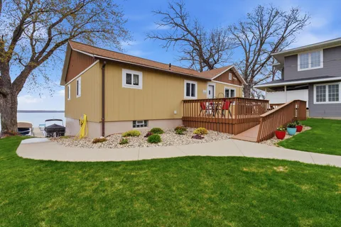 $885,000 | 223 Lake Avenue South, Spicer, MN 56288