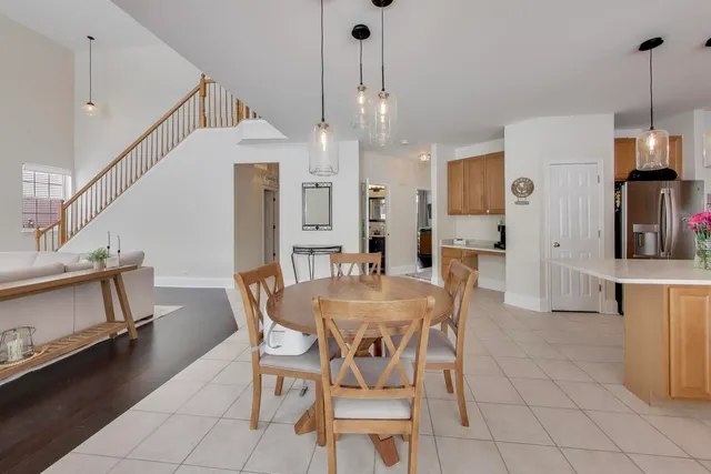 $545,000 | 490 Nuthatch Way, Lindenhurst, IL 60046