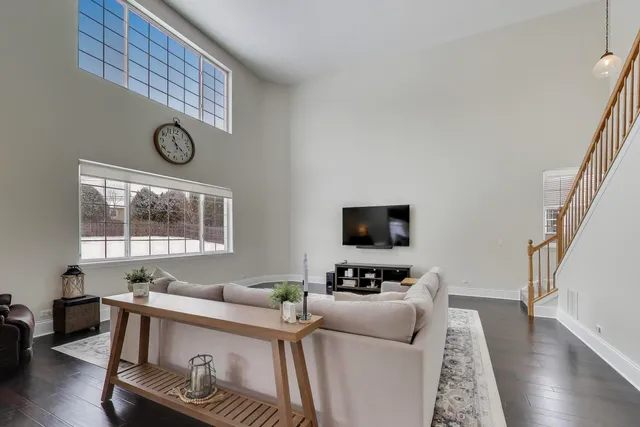 $545,000 | 490 Nuthatch Way, Lindenhurst, IL 60046