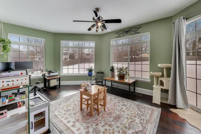 $545,000 | 490 Nuthatch Way, Lindenhurst, IL 60046