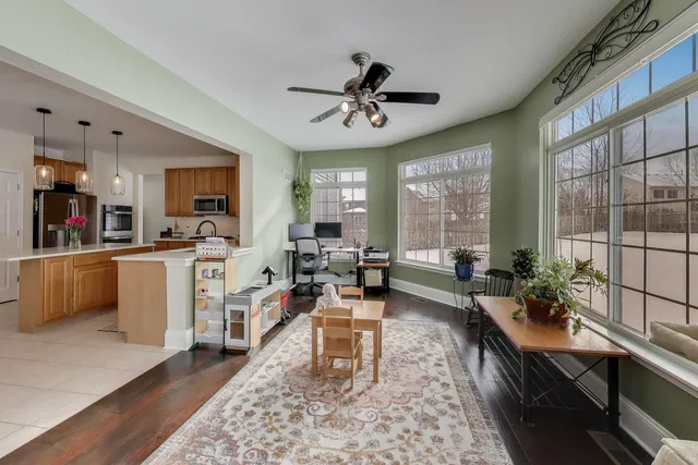 $545,000 | 490 Nuthatch Way, Lindenhurst, IL 60046