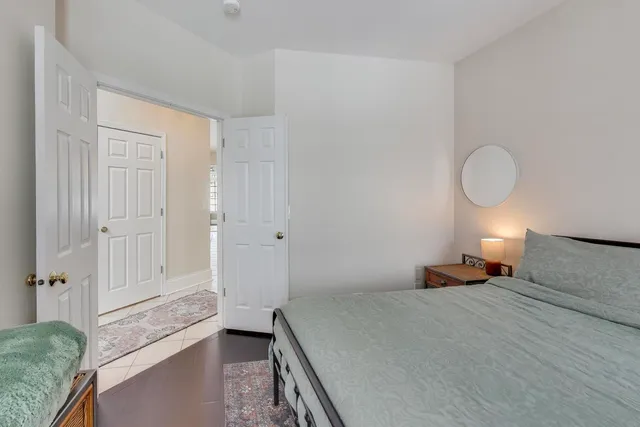 $545,000 | 490 Nuthatch Way, Lindenhurst, IL 60046