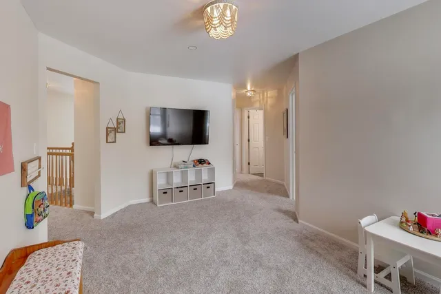 $545,000 | 490 Nuthatch Way, Lindenhurst, IL 60046