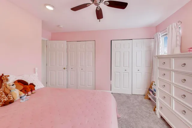 $545,000 | 490 Nuthatch Way, Lindenhurst, IL 60046