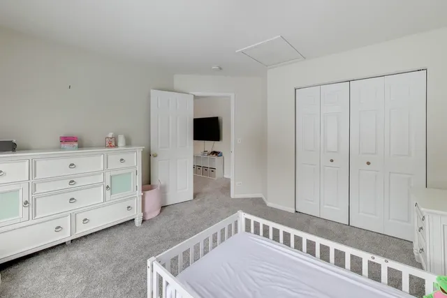 $545,000 | 490 Nuthatch Way, Lindenhurst, IL 60046