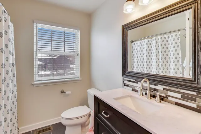 $545,000 | 490 Nuthatch Way, Lindenhurst, IL 60046