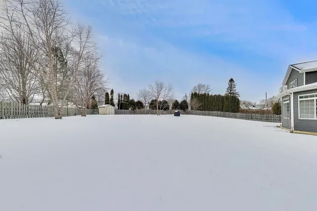 $545,000 | 490 Nuthatch Way, Lindenhurst, IL 60046