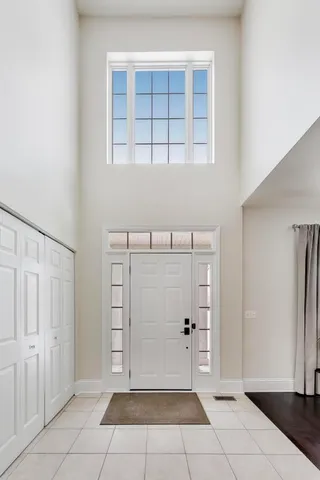 $545,000 | 490 Nuthatch Way, Lindenhurst, IL 60046