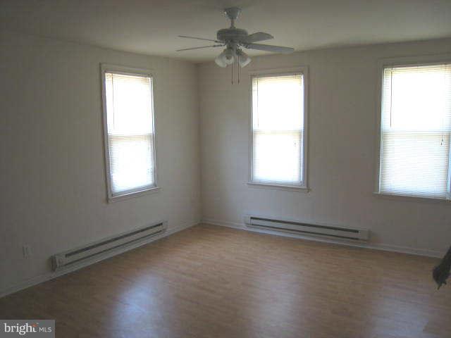 6109 York Road Baltimore, MD 21212 - Photo 13 of 17 2nd Fl Living Room