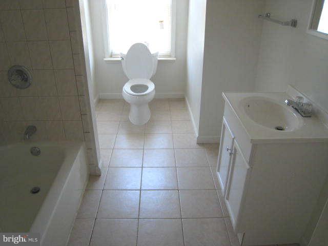 6109 York Road Baltimore, MD 21212 - Photo 14 of 17 3rd Fl Bath