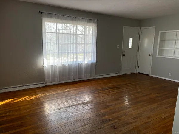 $159,900 | 310 Columbia Avenue, Peru, IN 46970
