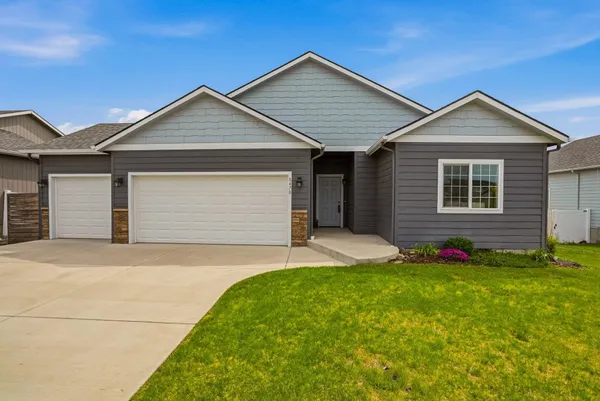 $495,000 | 8470 North Oak Street, Spokane, WA 99208