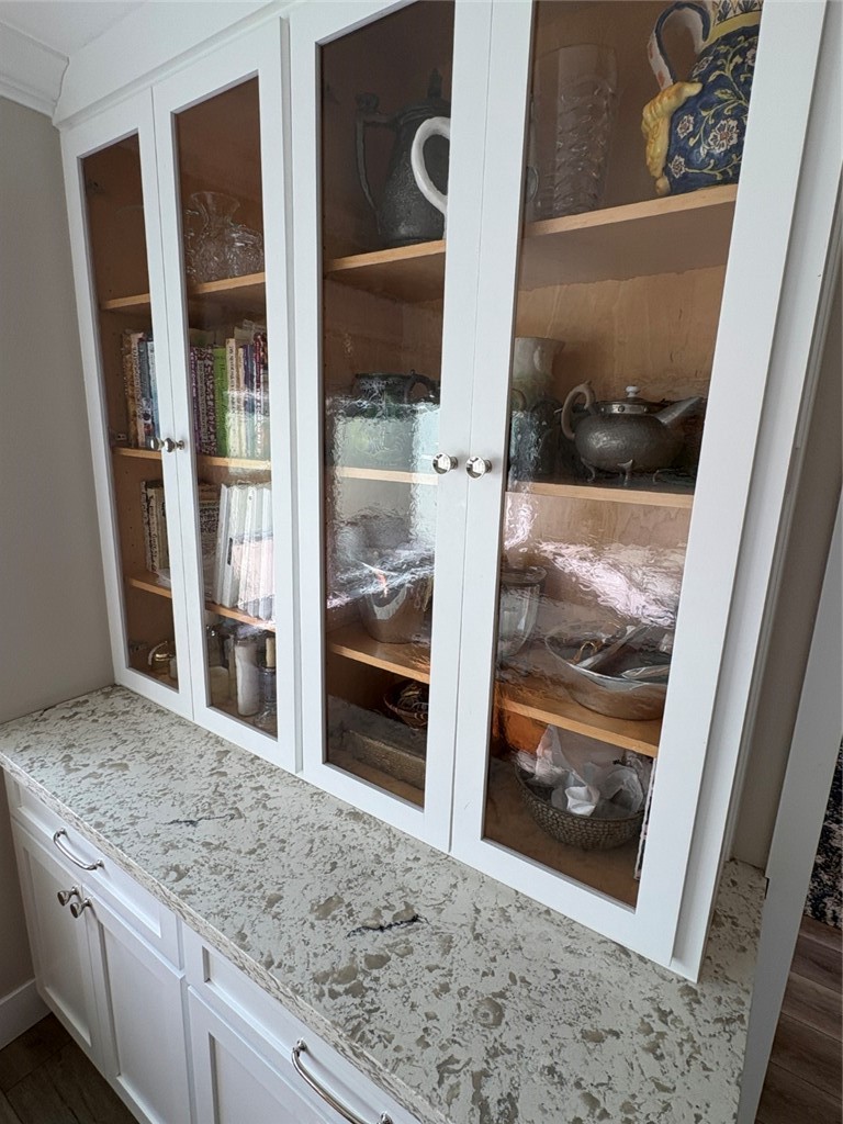 15471 Victoria Huntington Beach, CA 92647 - Photo 11 of 37 a view of living room
