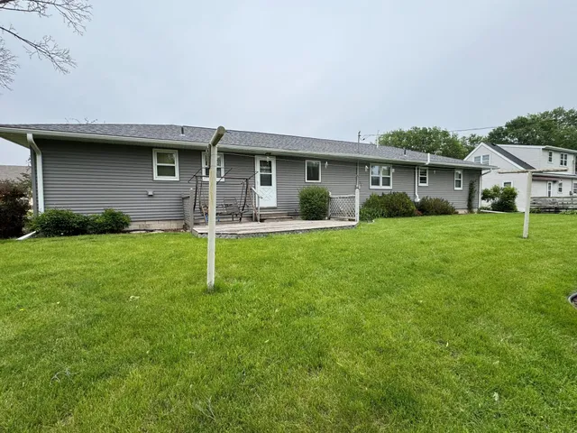 $210,000 | 1205 Park Avenue, Olivia, MN 56277