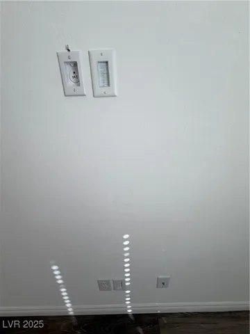 $1,945 | 20 Barbara Lane, Unit 32, Las Vegas, NV 89183