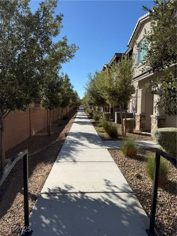 $1,945 | 20 Barbara Lane, Unit 32, Las Vegas, NV 89183