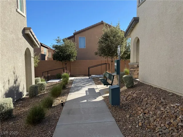 $1,945 | 20 Barbara Lane, Unit 32, Las Vegas, NV 89183
